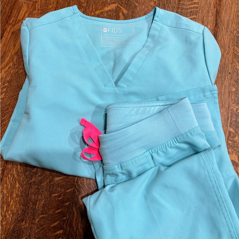 FIGS XS SCRUB SET